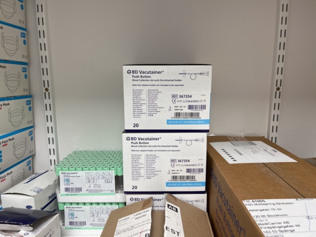 1131891-15 Everything in the room - Consumables & reception related