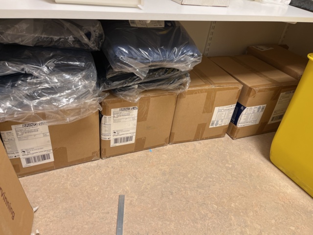 1131891-17 Everything in the room - Consumables & reception related