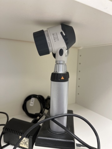 1131896-3 2 Otoscopes - Heine NT 200, Delta 20T & Beta 200