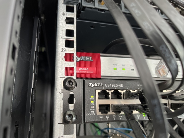 1131900-5 Server rack (Toten) with equipment