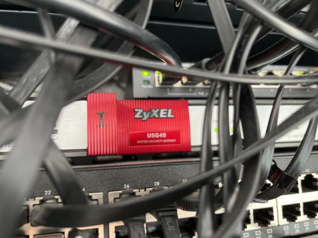 1131900-6 Server rack (Toten) with equipment