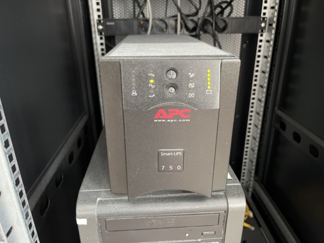 1131900-10 Server rack (Toten) with equipment