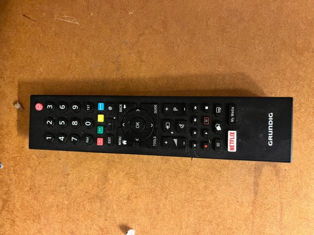 1154970-5 2 TV sets brand Grundig and Salora