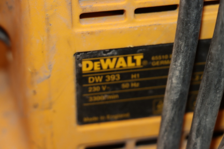 1139895-2 Alligator saw Dewalt DW393