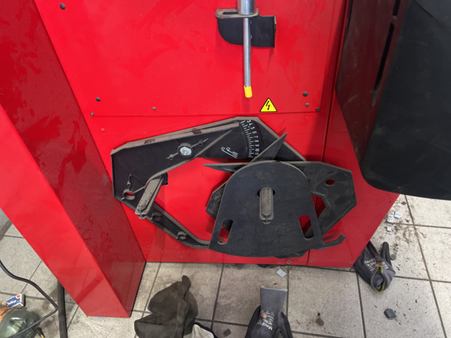 1117119-9 Tire balancing machine Corghi EM 9550-C Plus - 2020