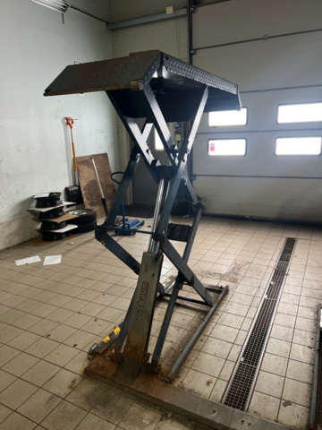 1117124-6 Scissor lift Nussbaum Jumbo Lift 300011NT - 2010