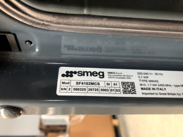 1134462-8 Smeg Linea built-in compact oven SF4102MCS