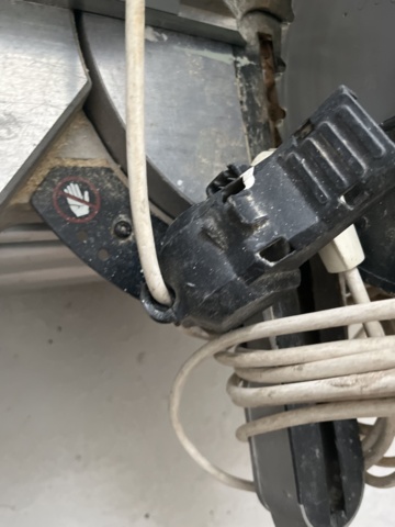 1146570-8 Cut/Jam saw including saw table - DeWalt DW770