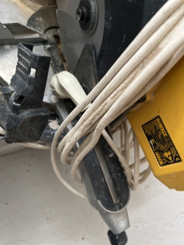 1146570-10 Cut/Jam saw including saw table - DeWalt DW770