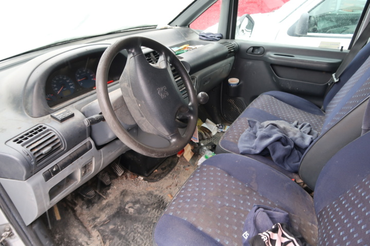 773505-12 Peugeot Expert Van 2.0 HDi - 2003 - Repair object