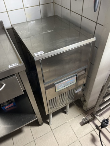 1067325-1 Ice machine Migel KL32