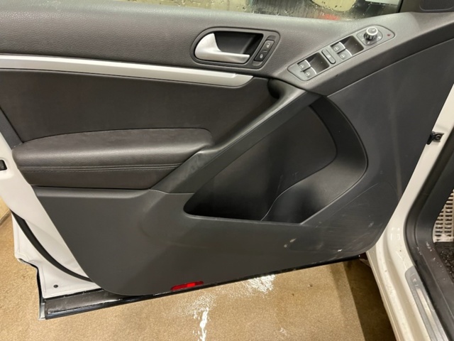 1158928-31 Volkswagen Tiguan 1.4 TSI 4Motion Manual, 160hp, 2013