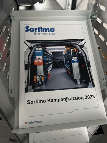 1117186-5 Car interior Sortimo