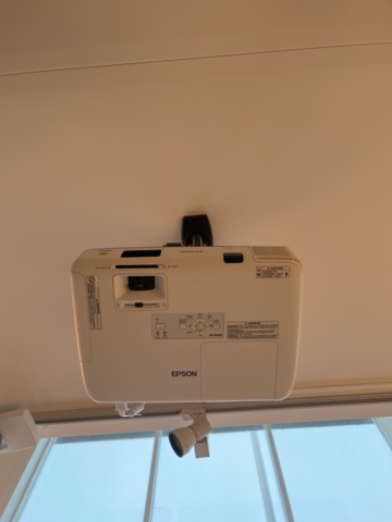 1146597-5 Projektor med takfäste - Epson EB-1940W