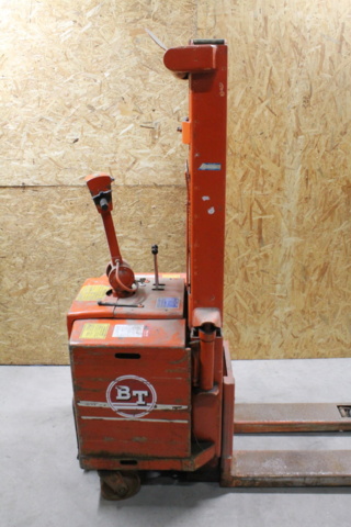 1142067-2 BT Stacker truck