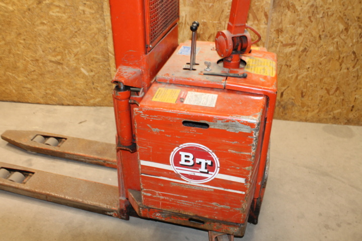 1142067-11 BT Stacker truck