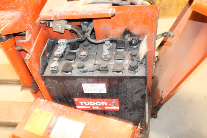 1142067-12 BT Stacker truck