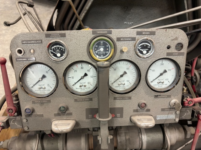 1159051-4 High pressure compressor 300 bar