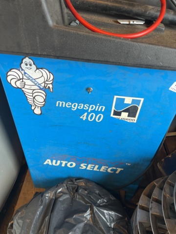 1117205-3 Balancing machine Hofman Megaspin 400