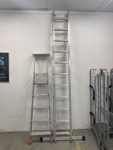 1110399-1 Bockstege och utskjutsstege