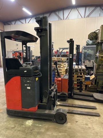 1065016-2 Reach truck, Linde R14, 2004