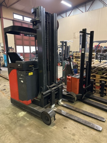 1065016-3 Reach truck, Linde R14, 2004