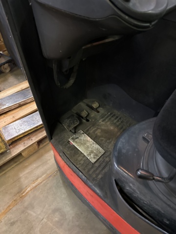 1065016-8 Reach truck, Linde R14, 2004