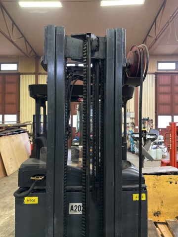 1065016-17 Reach truck, Linde R14, 2004