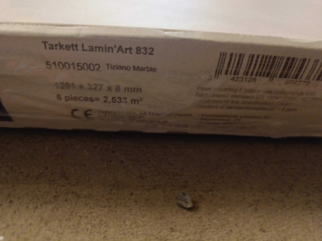 1129876-3 Lot with tarket floor etc