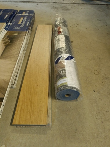 1129876-10 Lot with tarket floor etc