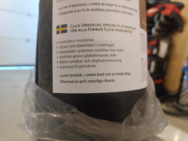 1129876-11 Lot with tarket floor etc