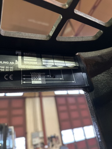 1065016-27 Reach truck, Linde R14, 2004