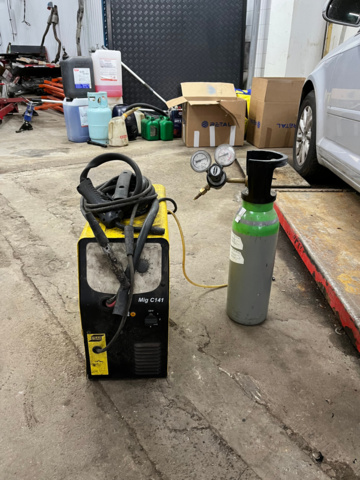 1148999-1 Mig Welding with gas tube - ESAB Origo Mig C141