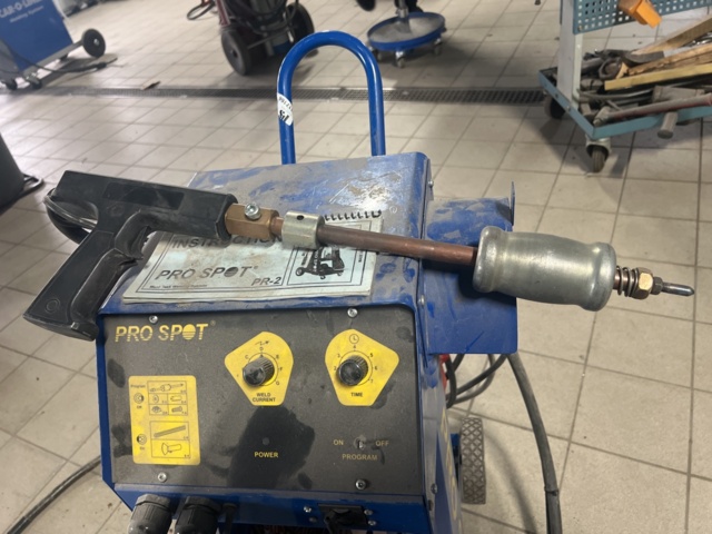 1117166-14 Spot welding trolley Prospot PR2