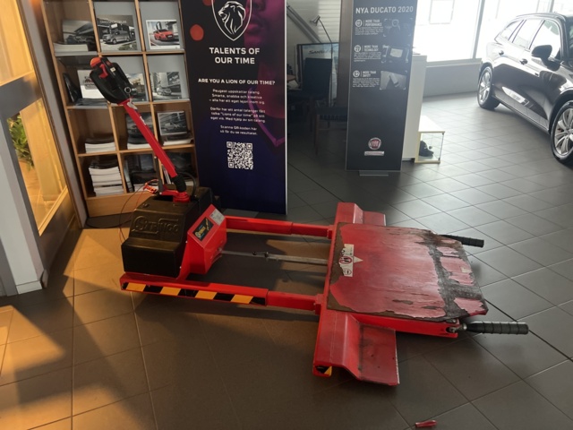 1117184-1 Vehicle mover Stringo