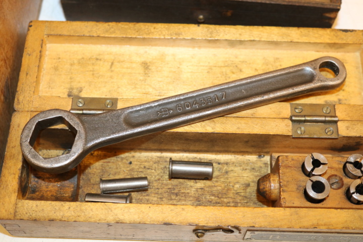 999151-8 Socket chuck & sockets, etc