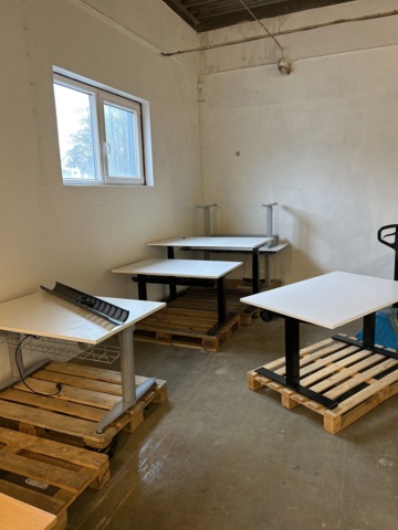 1161036-11 Höj och sänkbart skrivbord - Kinnarps 2 stycken