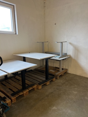 1161036-12 Höj och sänkbart skrivbord - Kinnarps 2 stycken