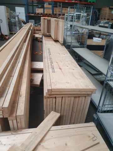 1120892-1 Lot with glulam beams