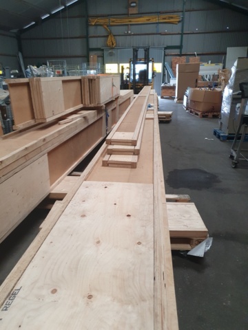 1120892-6 Lot with glulam beams
