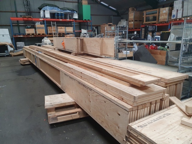 1120892-7 Lot with glulam beams