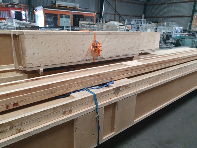 1120892-8 Lot with glulam beams