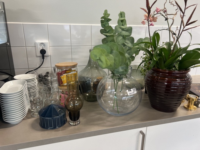 1051736-1 Kitchen utensils - Vases, Plates and more