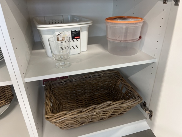 1051736-5 Kitchen utensils - Vases, Plates and more