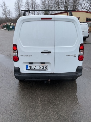 1120896-4 Peugeot Partner Van 1.6 HDi - 2012