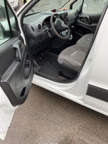 1120896-9 Peugeot Partner Van 1.6 HDi - 2012