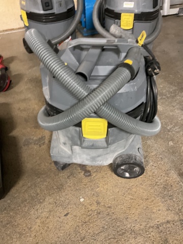 1120898-4 Kärcher vacuum cleaner