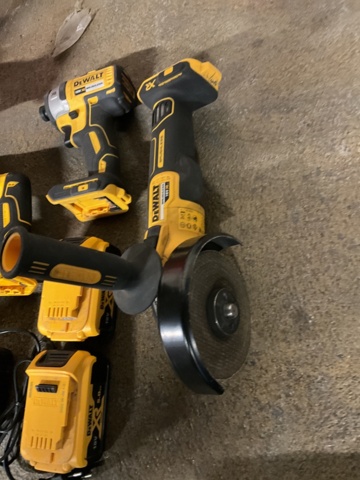 1120900-9 7 pcs. machines Devalt with battery and charger