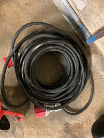 1120902-3 Hose reel and 3-phase cable