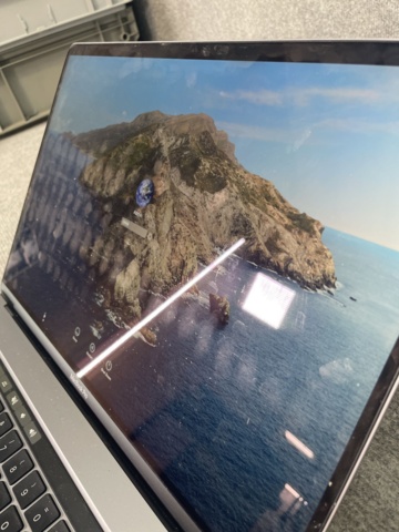 1110417-5 MacBook Pro laptop